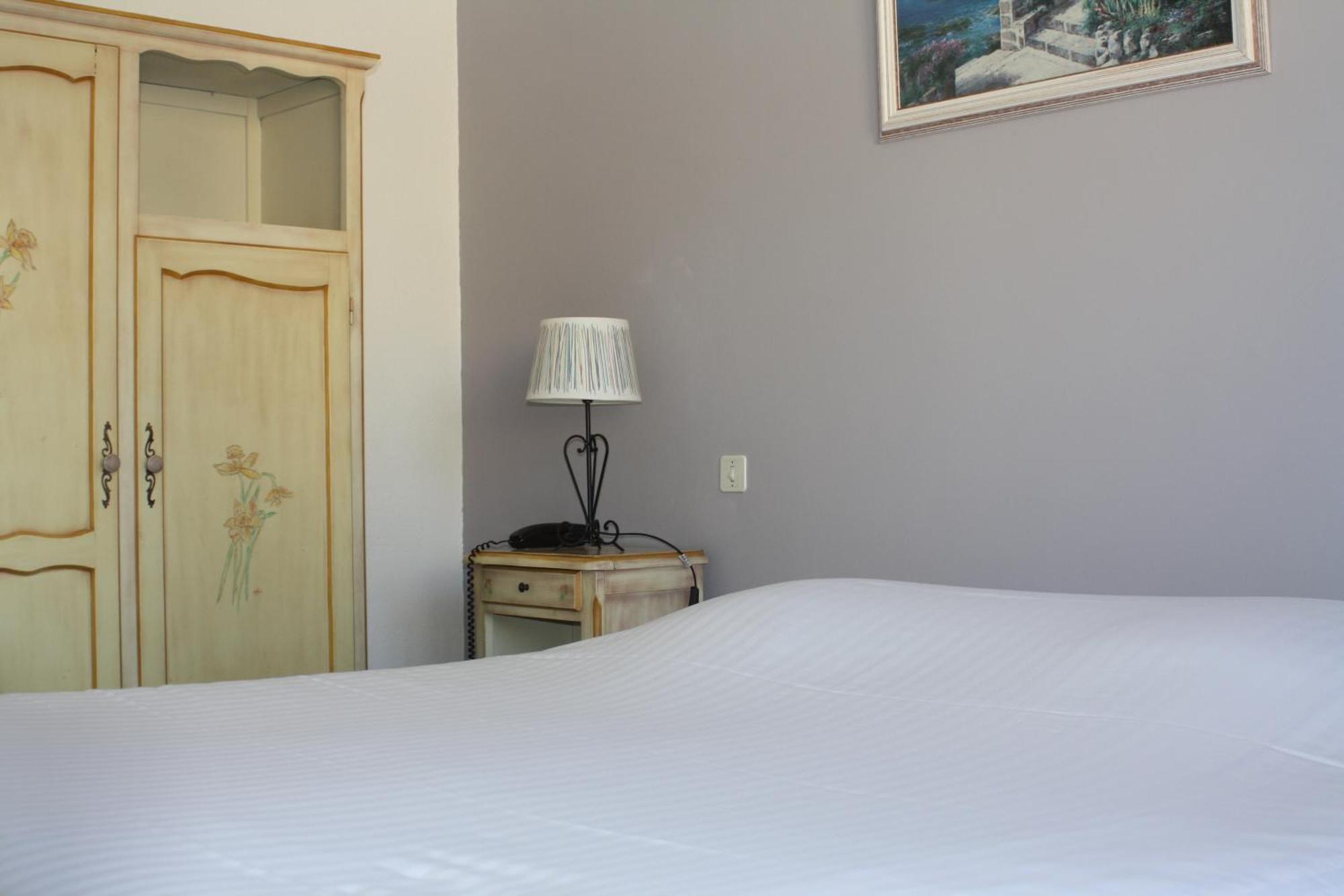 Logis Hotel Du Midi Salon-de-Provence Eksteriør bilde