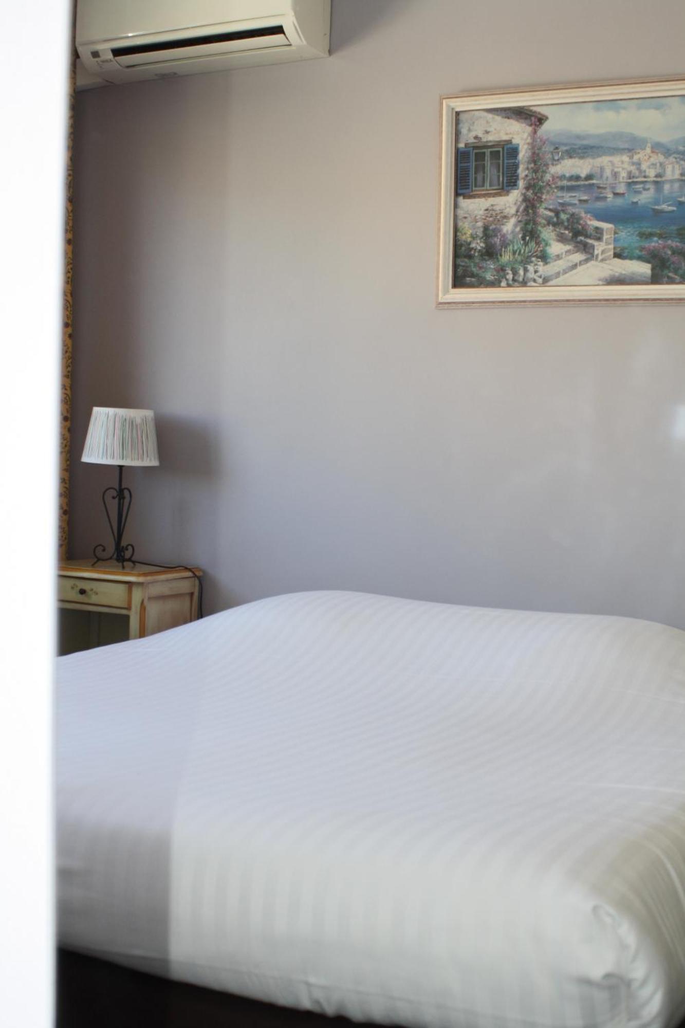 Logis Hotel Du Midi Salon-de-Provence Eksteriør bilde