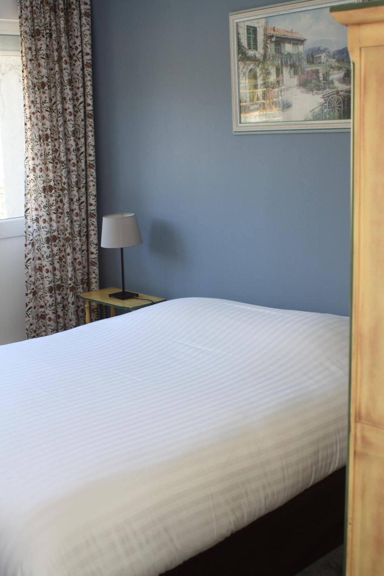 Logis Hotel Du Midi Salon-de-Provence Eksteriør bilde