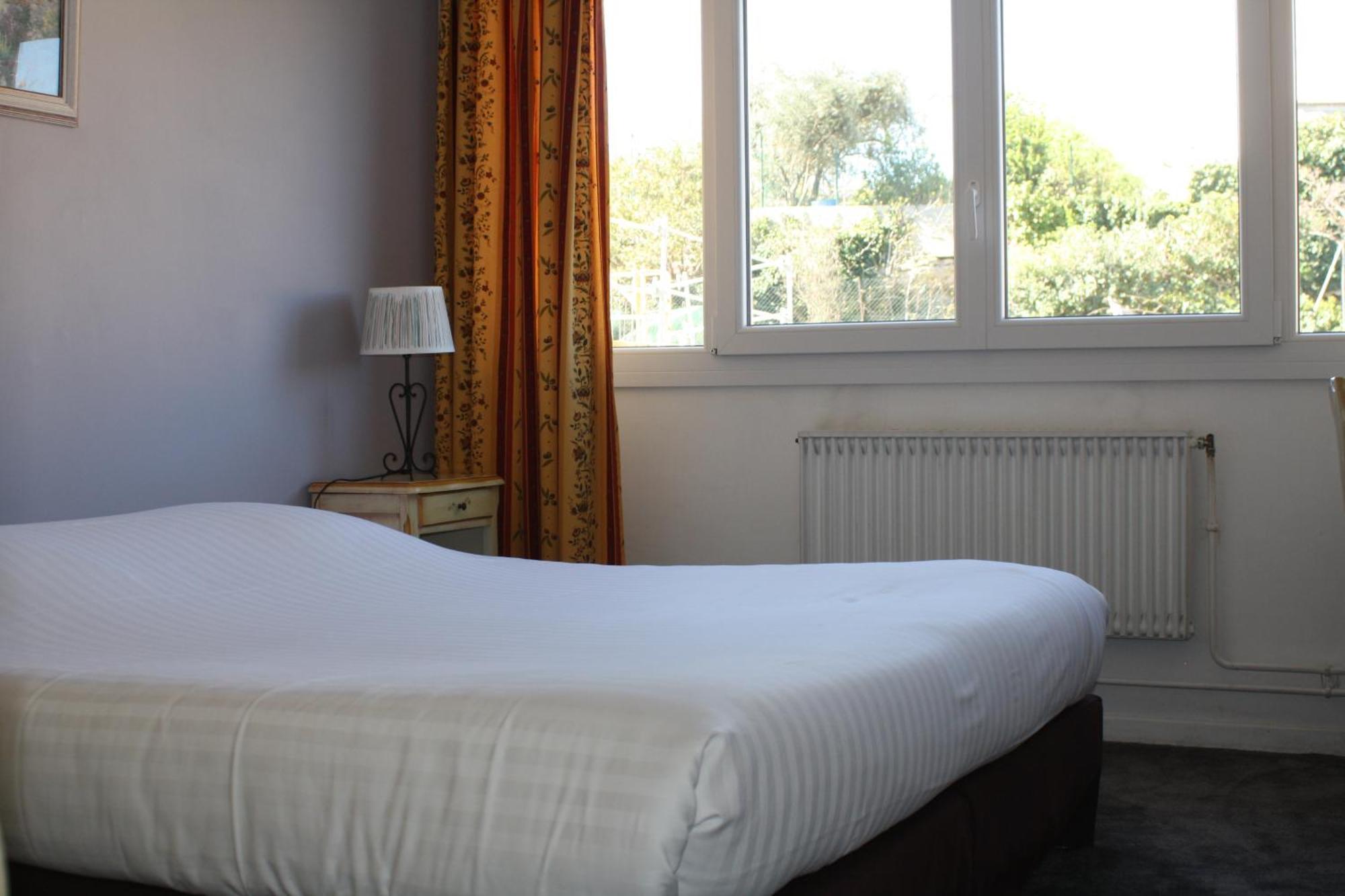 Logis Hotel Du Midi Salon-de-Provence Eksteriør bilde