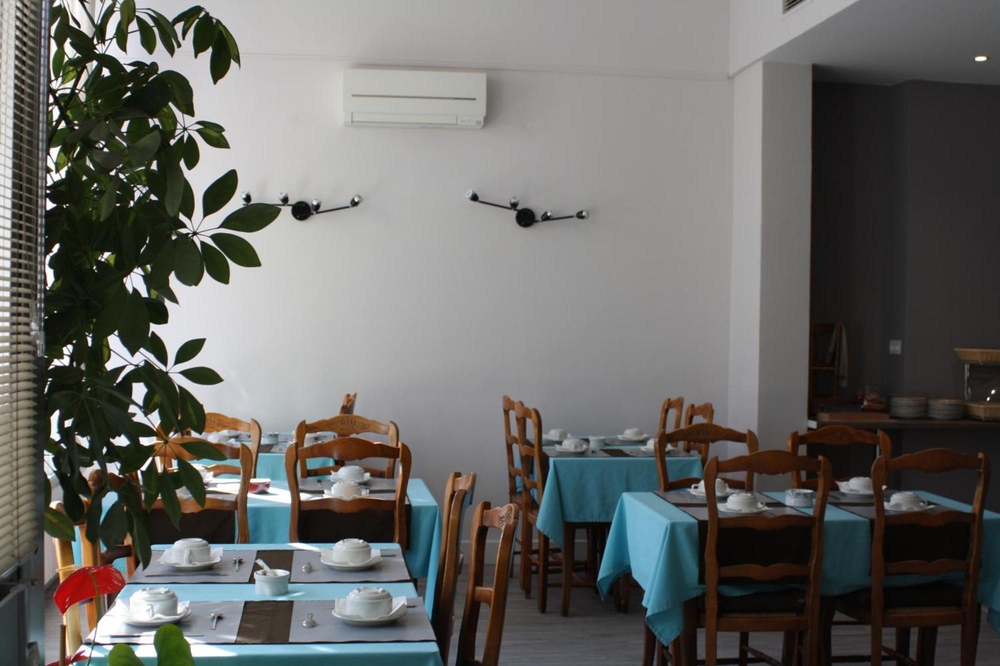 Logis Hotel Du Midi Salon-de-Provence Eksteriør bilde