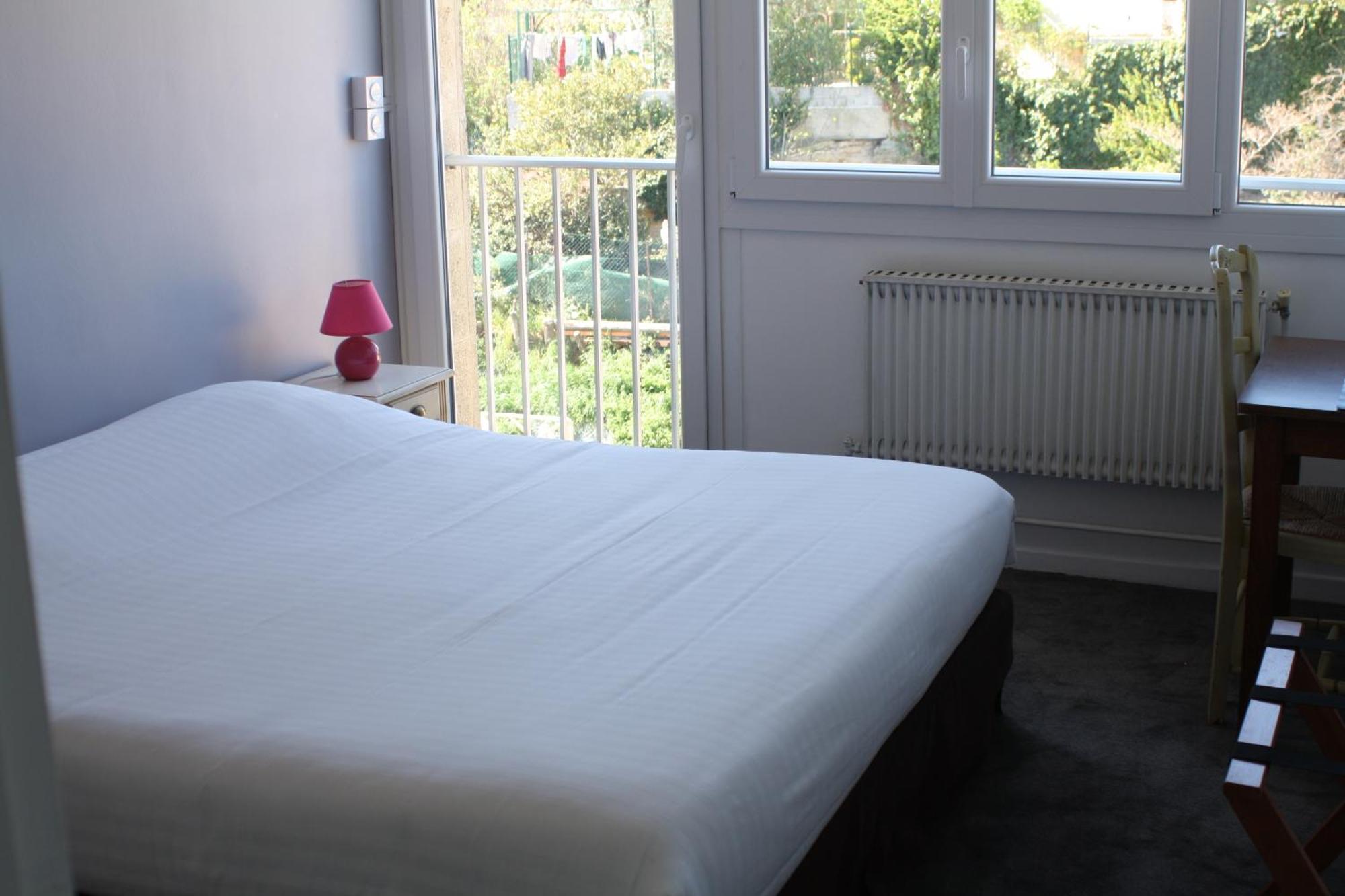 Logis Hotel Du Midi Salon-de-Provence Eksteriør bilde
