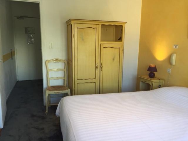 Logis Hotel Du Midi Salon-de-Provence Eksteriør bilde